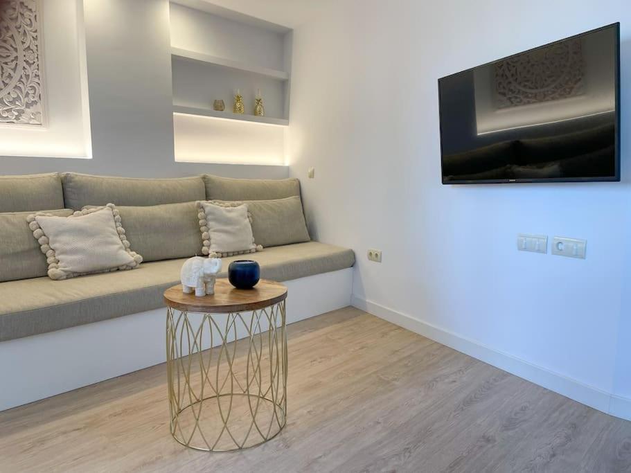 Apartamento Calma Beach Home Torremolinos Luaran gambar