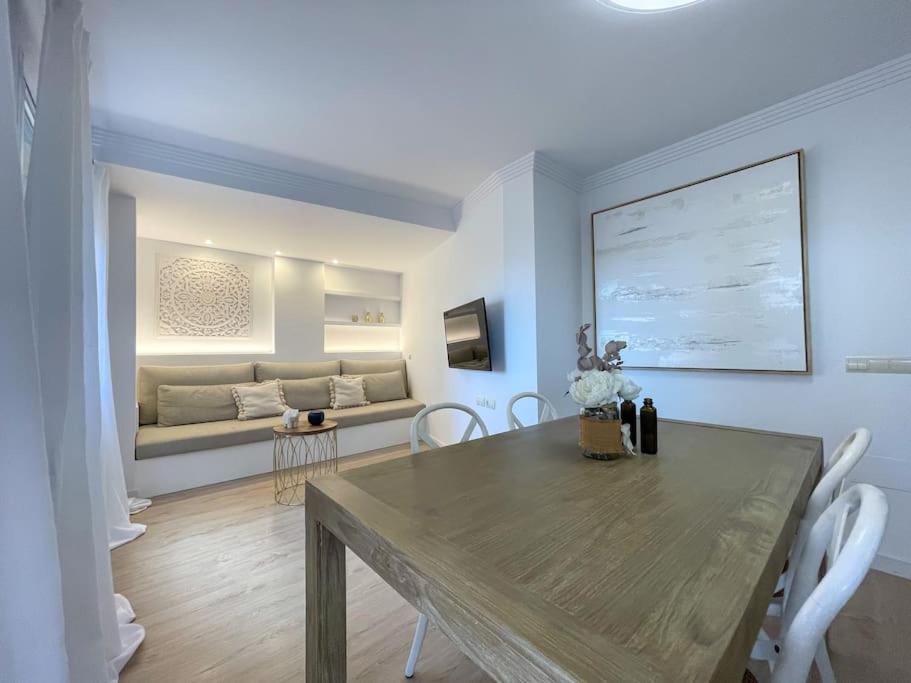 Apartamento Calma Beach Home Torremolinos Luaran gambar
